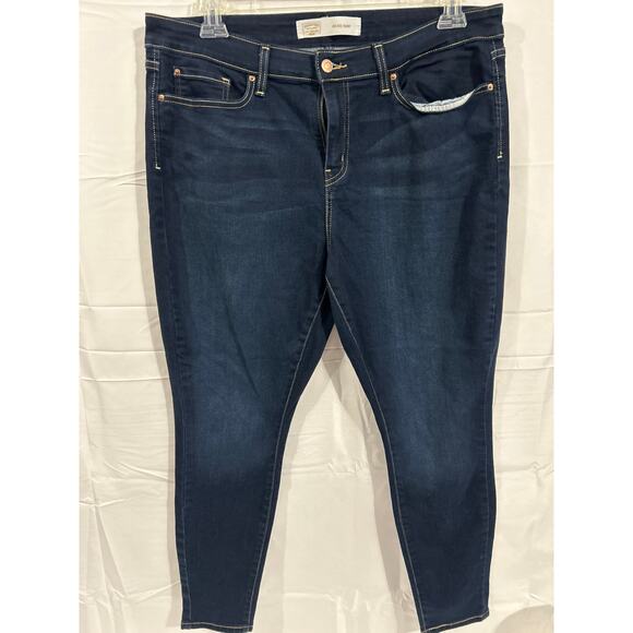 Levi Strauss Jean Women's 34w NWOT "Signature" - Picture 1 of 5